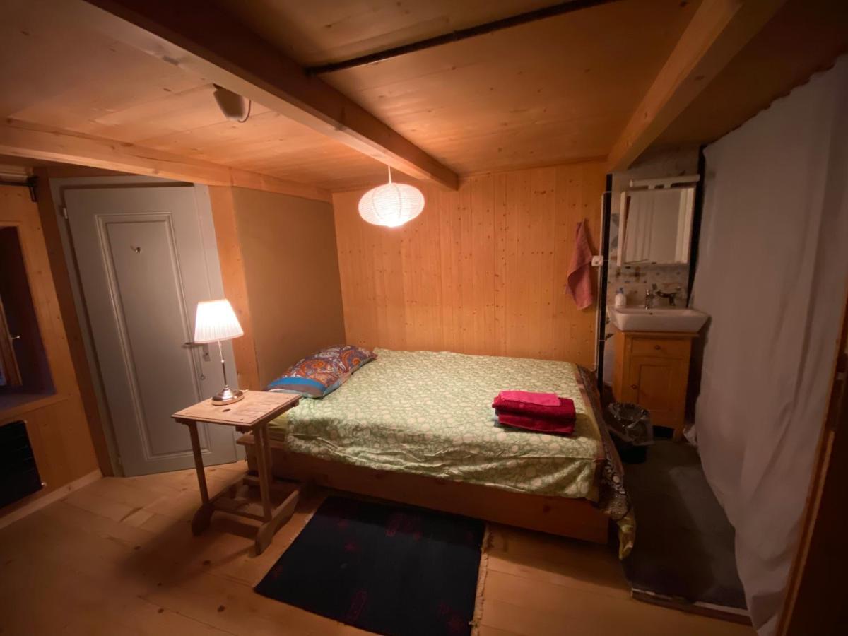 Bed and Breakfast Casa Vegana Trun Екстер'єр фото