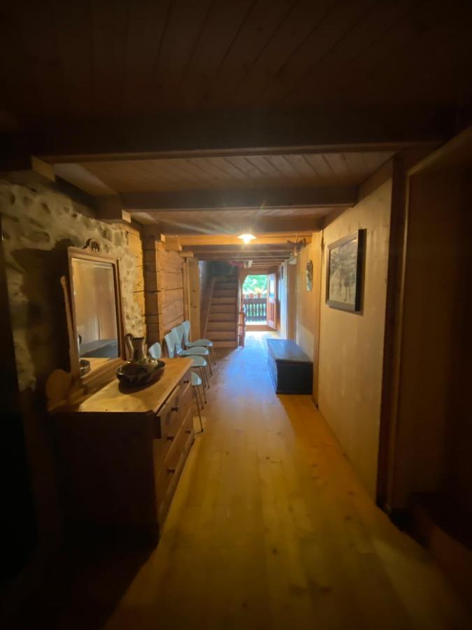Bed and Breakfast Casa Vegana Trun Екстер'єр фото
