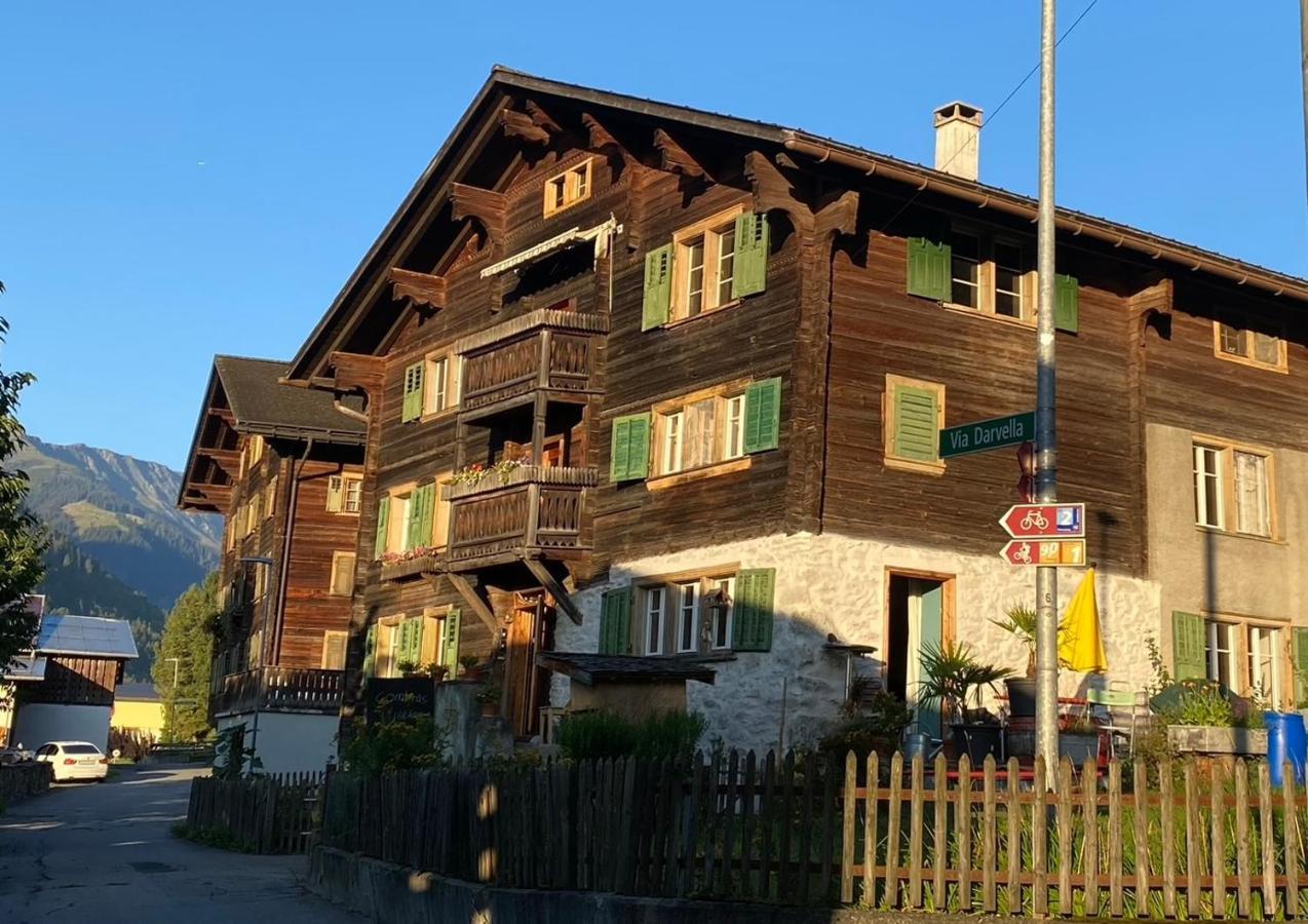 Bed and Breakfast Casa Vegana Trun Екстер'єр фото