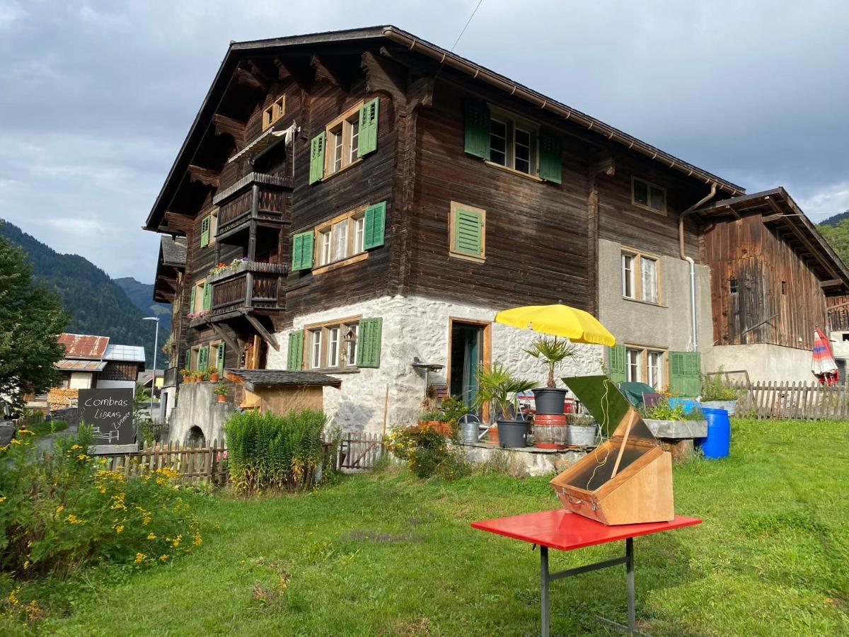 Bed and Breakfast Casa Vegana Trun Екстер'єр фото