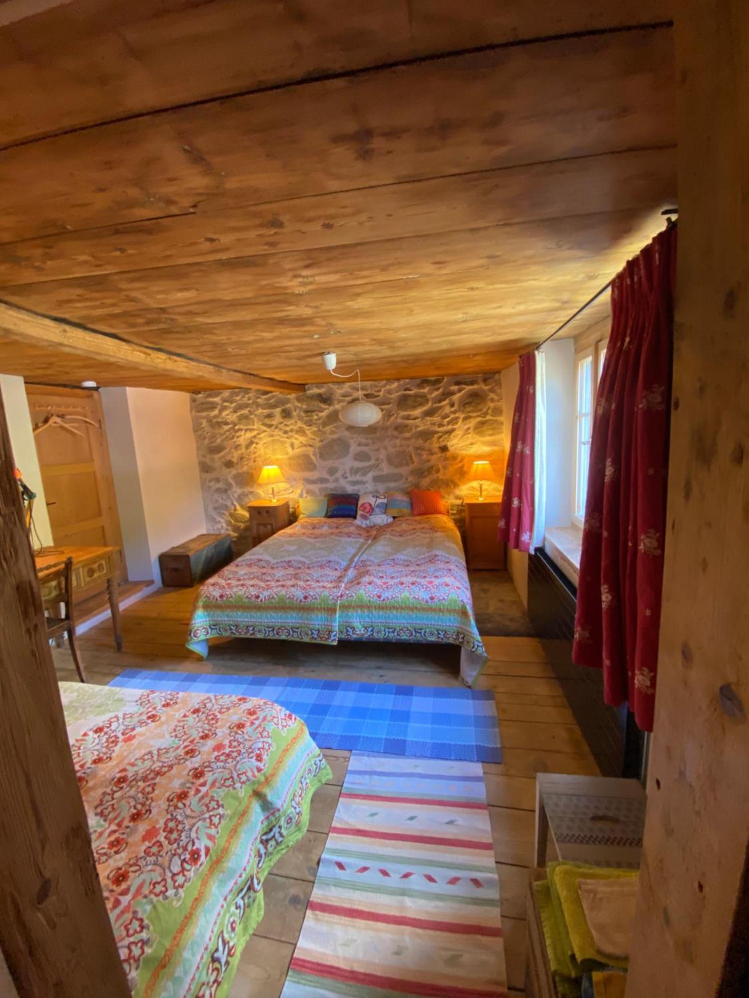 Bed and Breakfast Casa Vegana Trun Екстер'єр фото