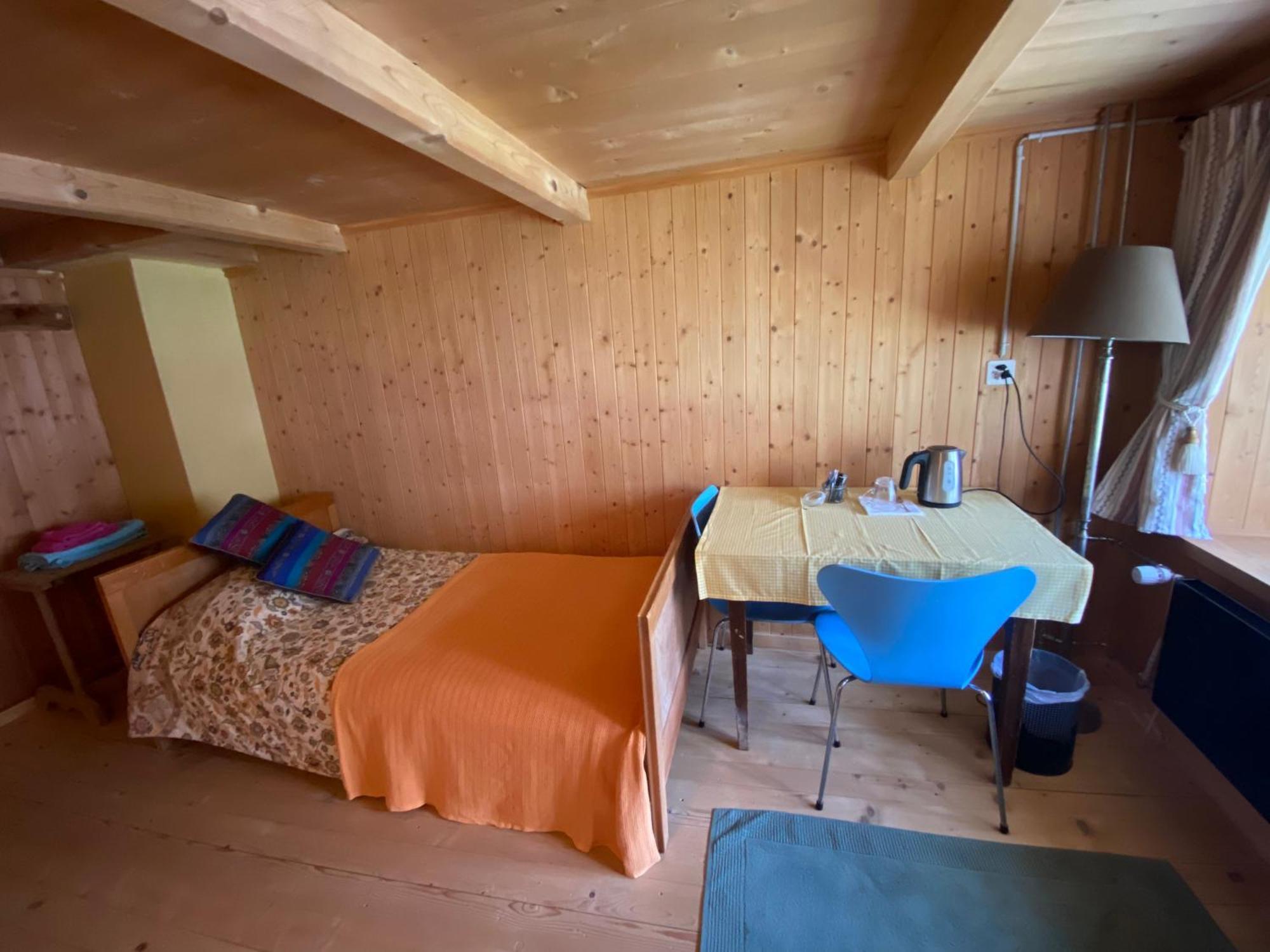 Bed and Breakfast Casa Vegana Trun Екстер'єр фото